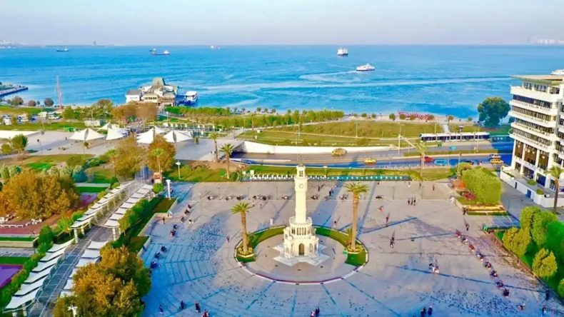 Tarihe İzmir'in Damgası: 12 İlk