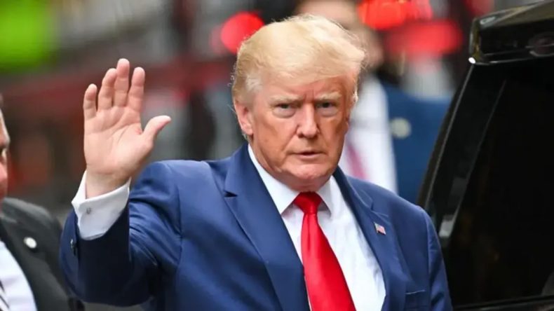 Trump'tan Çağrı: Cennete Girmek İçin 15 Dolar Bağışlayın