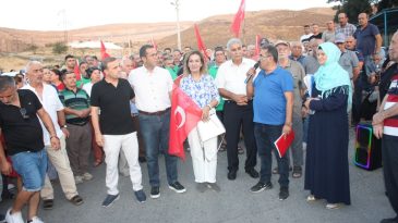 Tugay Harmandalı'yı İşaret Etti, Mahalleli İsyan Etti: Artık İkinci Sınıf İnsan Muamelesi G&ouml;rmek İstemiyoruz