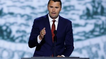 Utah'taki Etkinlikte Silahlı Saldırı: Trump'ın Müttefiki Vuruldu