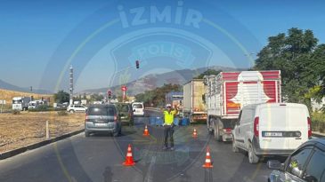 Yola &Ccedil;ıkacak İzmirliler Dikkat: Bu Caddede Trafik Kilit
