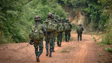 300 Bin Asker Kaçtı, Ülke Kaosa Girdi: Engellileri Cepheye Aldılar