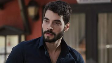 Akın Akınözü'nün Zor Günü: Cenazede Hayranın Sorduğu Soru Dikkatleri Üzerine Çekti!