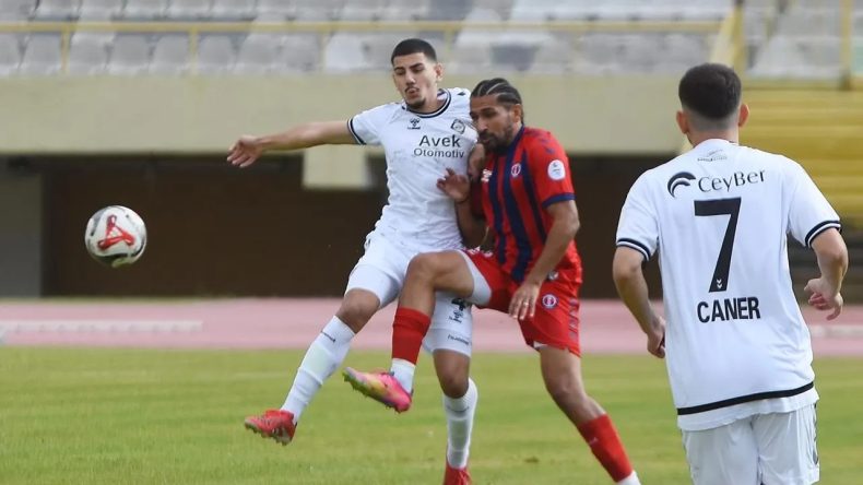 Altay Evinde Dağıldı!