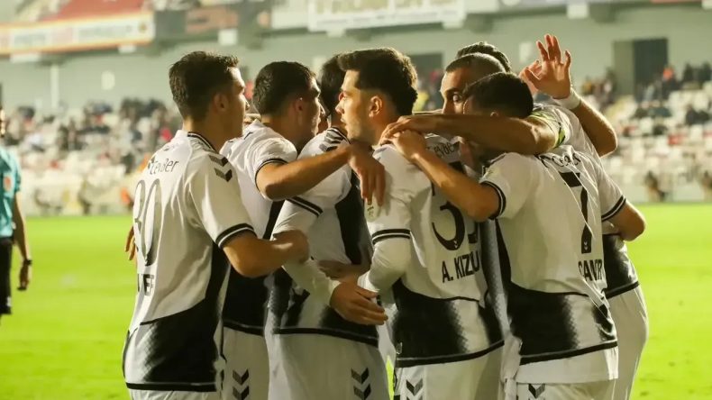 Altay’da Derbi Heyecanı: Tarihi Bir Zafer İçin Saha Çıkacaklar