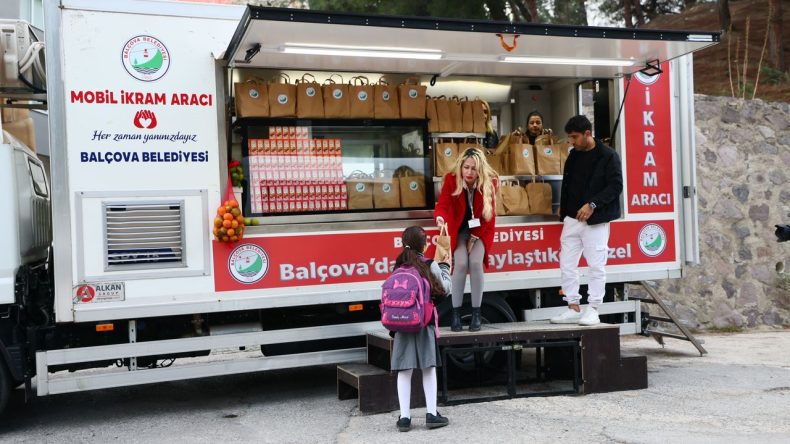 Balçova’da Öğrencilere Beslenme Desteği