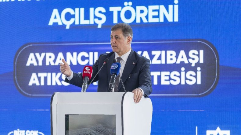 Cemil Tugay’dan beddualı açılış: Allah onların ayaklarını birbirine dolaştırsın