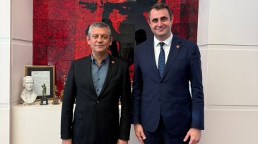 CHP İzmir İl Başkanı Çağatay Güç, Özgür Özel’i Genel Merkez’de Ziyaret Etti