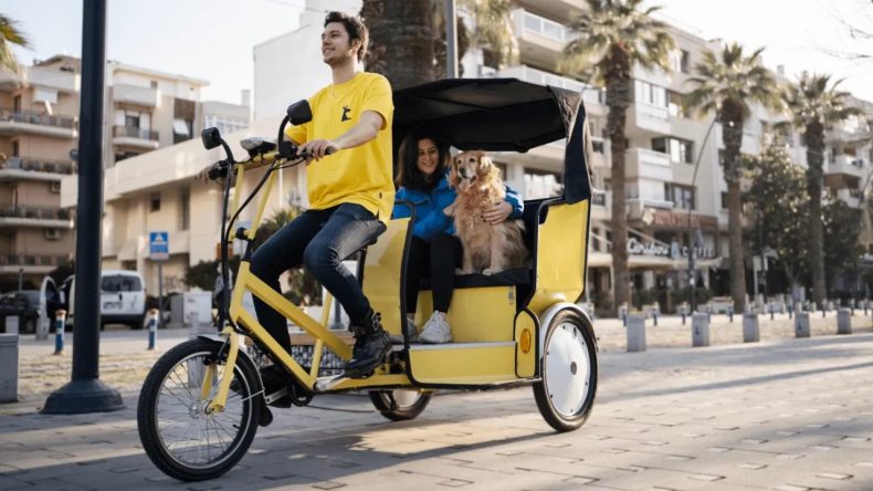 CHP'li Özkan'dan Bisiklet Taksi Uygulamasına Sert Tepki: Kaba Köleciliği Bize Modernlik Diye Mi Yutturacaklar?