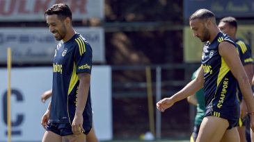 Fenerbahçe Duyurdu: İrfan Can Kahveci ve Cenk Tosun Kadro Dışı Kaldı