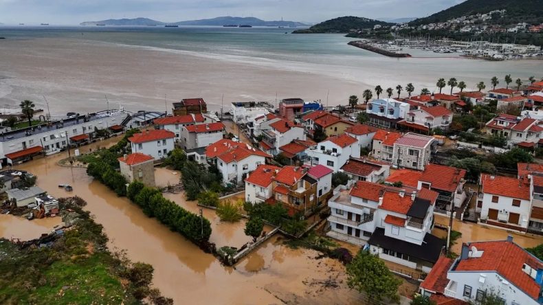 Foça'da Kaybolan Bülent Kaptanoğlu'nun Durumu Ne? İzmir'deki Sel Felaketi Hakkında Son Gelişmeler