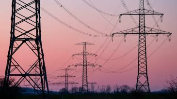 Gediz Elektrik'ten &ouml;nemli duyuru: İzmir'de 23 il&ccedil;e karanlığa g&ouml;m&uuml;lecek!