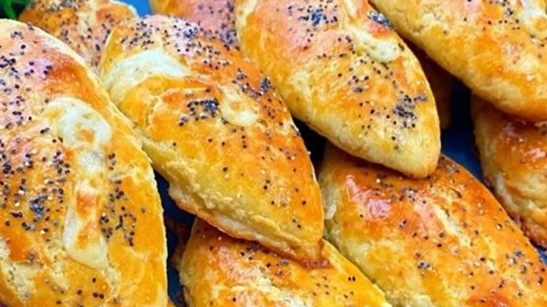Günlerce Taze Kalıyor: Zeytinyağlı Gevrek Poğaça Tarifi