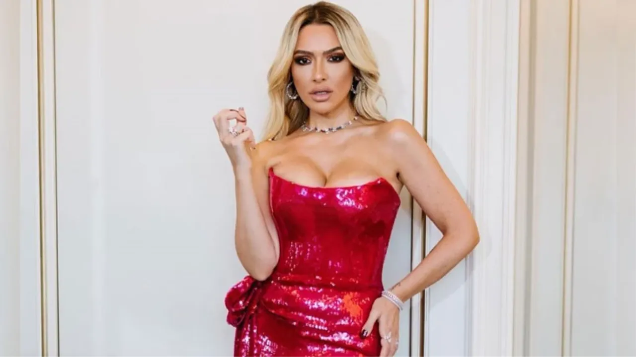 Hadise Sahne Performansı