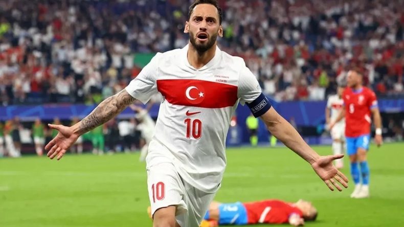 Hakan Çalhanoğlu'nın Işıltısı: İki Asist ile Maça Hakim Oldu!