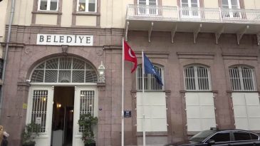 İzmir Büyükşehir Belediyesi 51 Taşınmazını Kiraya Veriyor
