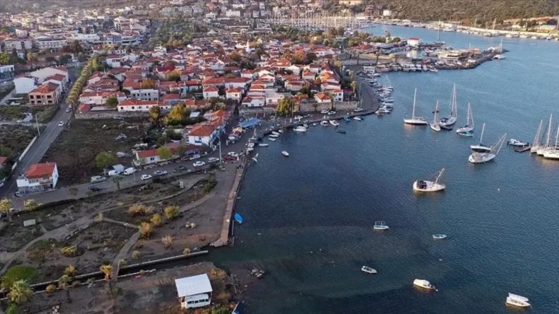 İzmir Büyükşehir’e Kaçak İskelet Çağrısı!