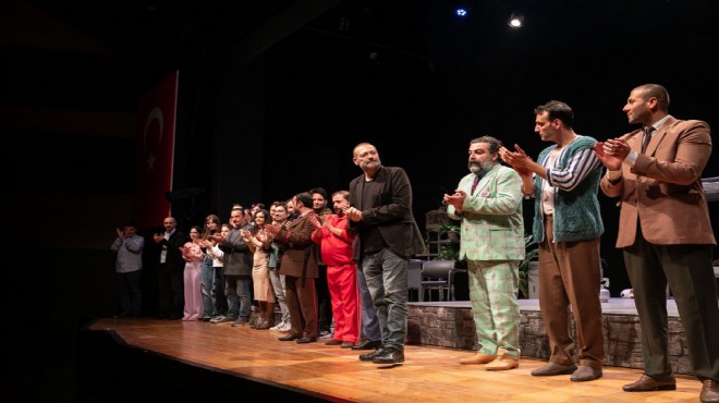 İzmir Şehir Tiyatroları Yeni Sahnesinde Sezonu Açtı
