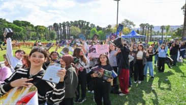 İzmir'de Edebiyat Şöleni!