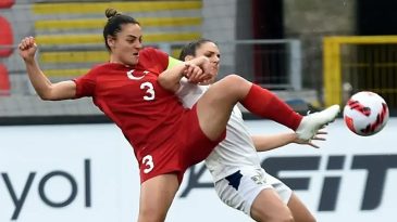 İzmir'de Milli Coşku: Gürsel Aksel Yine Ev Sahibi