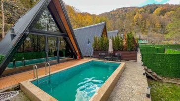 İzmir'de Tatil Rüyası Kabusa Dönüştü: Sosyal Medyada Sahte Bungalov Tuzakları