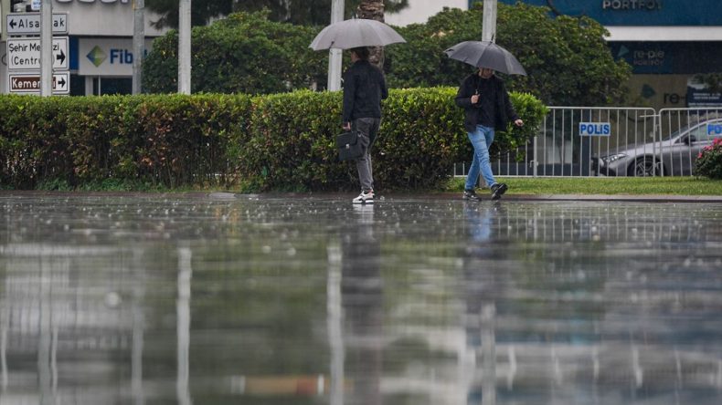 İzmirde Süren Sağanak Yağış: 6 Saatte Yüksek Yağış Miktarları
