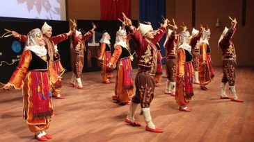 İzmirlilere Ücretsiz Halk Oyunları Eğitimi Fırsatı