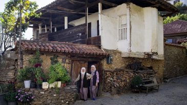 İzmir’in Mirasları Dijitalleşti: 20 Yıllık Serüven Erişime Açıldı, 182 Ödüllü Yapıya Tek Tıkla Ulaşın