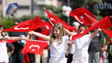 İzmir’de 29 Ekim’de Ne Var? 2025 Cumhuriyet Bayramı Etkinlik Programı