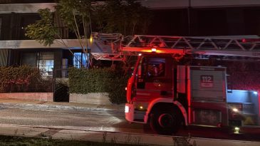 İzmir’de Yangın Korkusu: Buzdolabı Tutuştu, 4 Kişi ve 1 Kedi Kurtarıldı