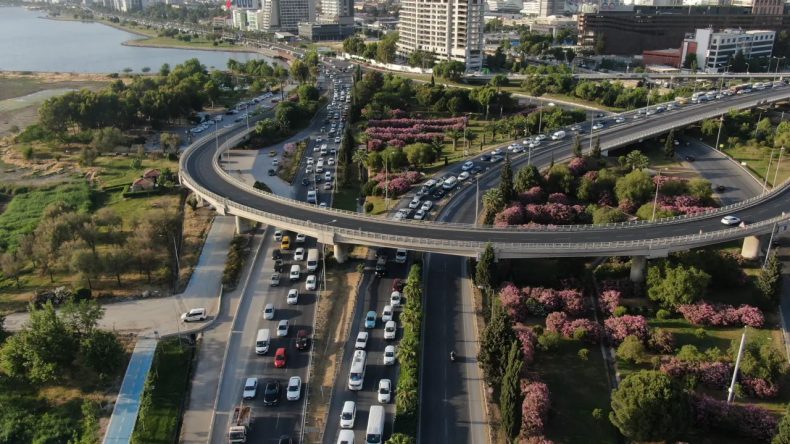 İzmir’den Ulaşımda Yeni Dönem: Geçiş Yapıları ve Köprü Projesi