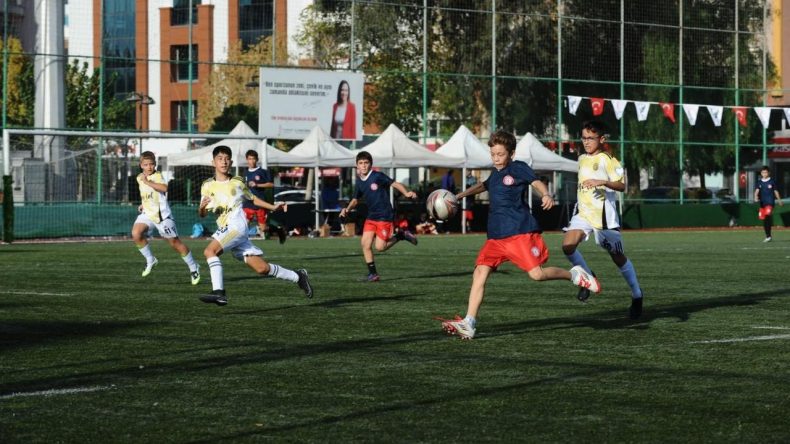 Karşıyaka’da Cumhuriyet Kupası Coşkusu