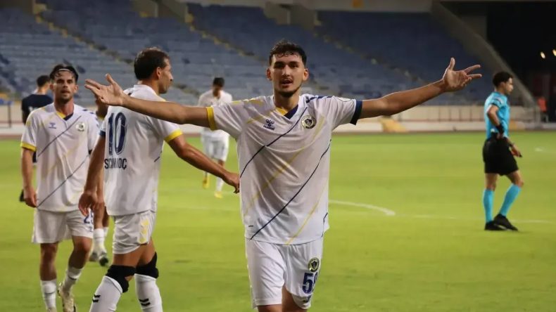 Menemen FK'da Fırat Arslan'a Kart İkazı!