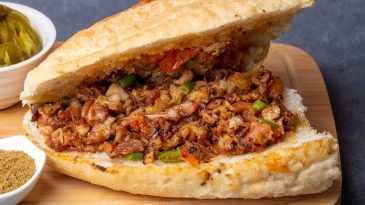 Önyargılarınızı yıkın: İzmir’de kokoreç nerede yenir?