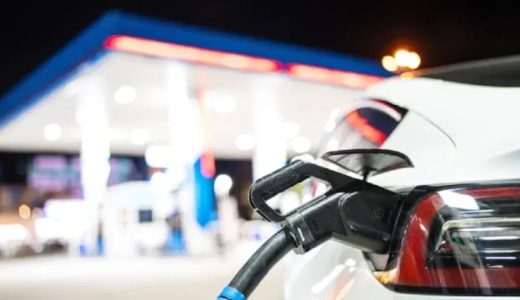 Türkiye'de 600'den Fazla Akaryakıt İstasyonu Bulunan Petrol Devi Satışa Çıkarıldı
