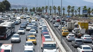 Yollar Dolu: TÜİK İstatistiklerine Göre İzmir'in Trafiği