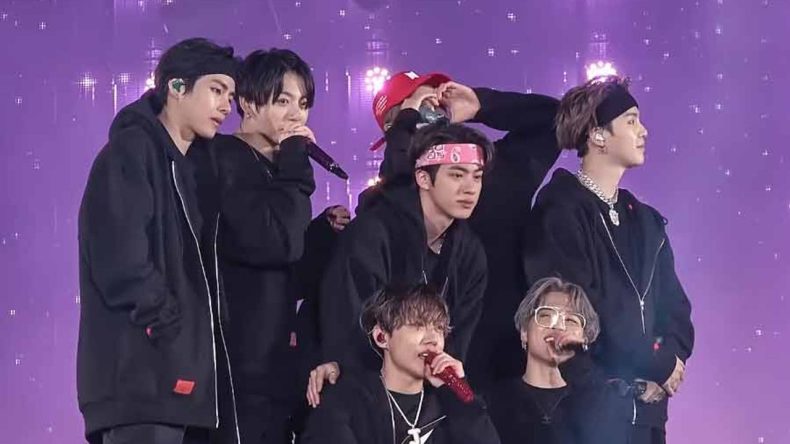 18 Aydır Sessizdeydiler: K-pop Grubu BTS Geri Dönüyor!