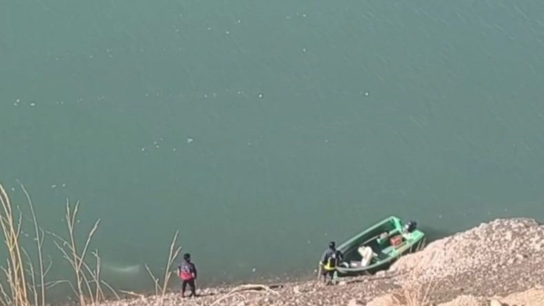 Araç göle uçtu: Faciada 2 kişinin cansız bedenine ulaşıldı