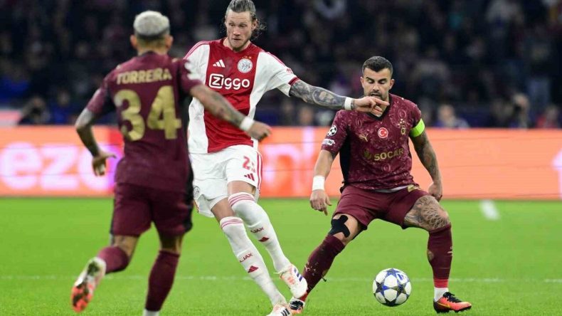 Aslanlar Avrupa’da coştu: Ajax’ı 3-0 yendi