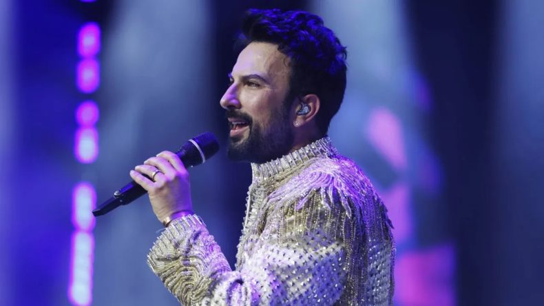 Biletler Saniyeler İ&ccedil;inde T&uuml;kendi: Tarkan'dan Flaş Karar