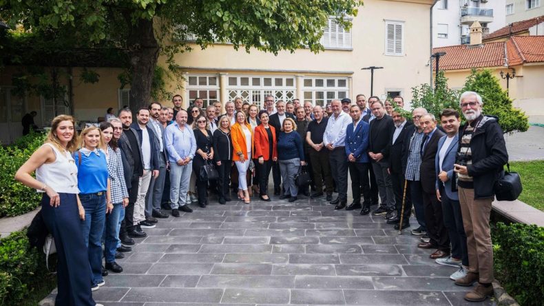 Bornova'da Boşnak İş İnsanları Toplandı