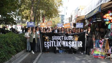 &Ccedil;iğli&rsquo;de Kadınlardan Eşitlik &Ccedil;ağrısı