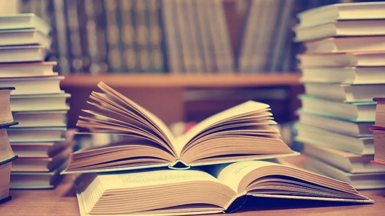 Deniz ve Özgürlük Temalı Hikayeler: İzmir'in Tanınmış Yazarları