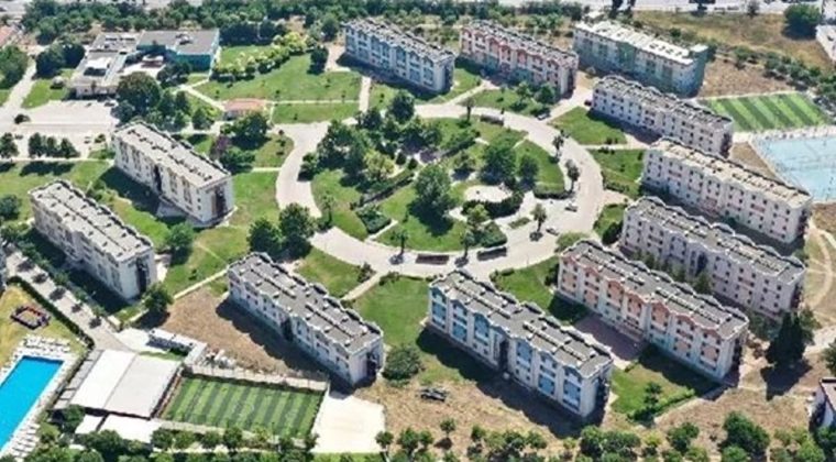 Ege Üniversitesi Öğrenci Köyü Özelleştirildi: Depremzede Öğrencilere Geriye Dönük Kira Şoku!