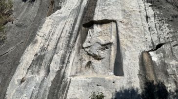 Ege'nin Tarihi Hazinesi: &Uuml;&ccedil; Bin Yıllık Karabel Kaya Kabartması