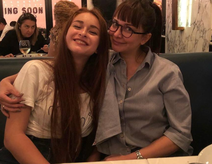 Evrim Akın ve Asena Keskinci Fotoğrafı