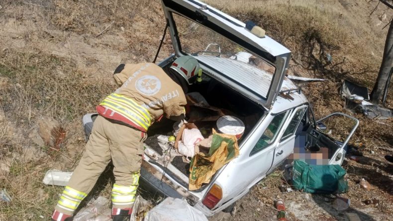 İzmir-Ankara Yolunda Otomobil Devrildi: Eşler Hayatını Kaybetti