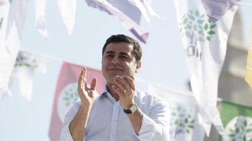 İzmir Barosu’ndan Selahattin Demirtaş'a Destek