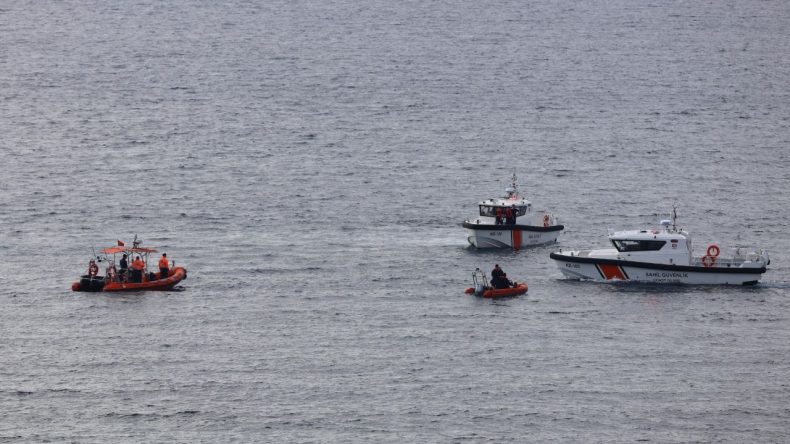 İzmir Açıklarında Facia Önlendi: 90 Göçmen Kurtarıldı!
