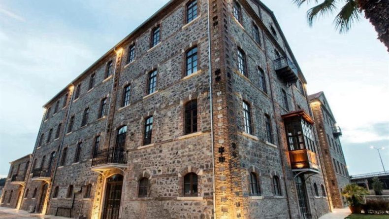 İzmir Meslek Fabrikası’ndan gençlere No-Code eğitimi